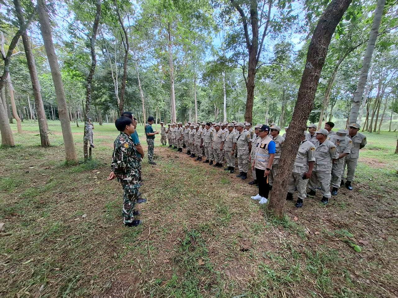 LINE_ALBUM_ทบทวน อปพร. 68_250813_501_397.jpg